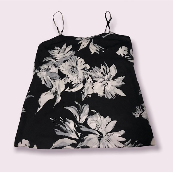 🌟SALE 2/$10.00‼️ VIOLET & CLAIRE Women’s Floral Spaghetti strap Blouse size S - Picture 2 of 5